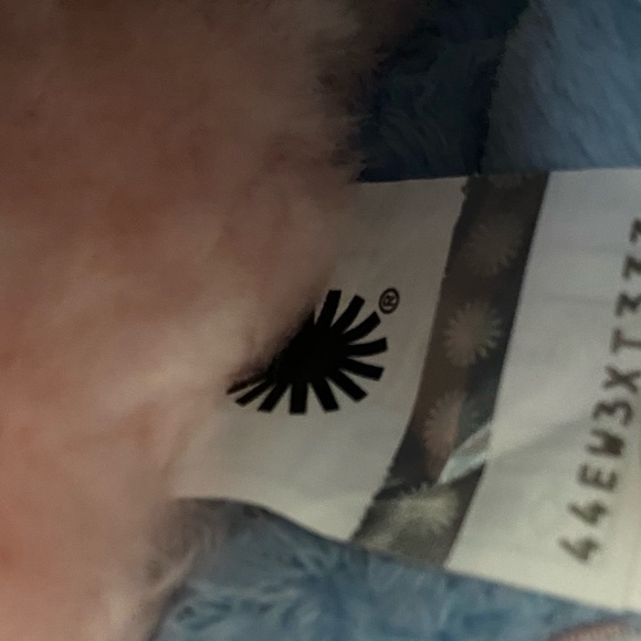 UGG Fluff Yeah Slides Cali Collage Pride Stripes Kid’s 6 (Will Fit a Women’s 8) - Picture 6 of 13